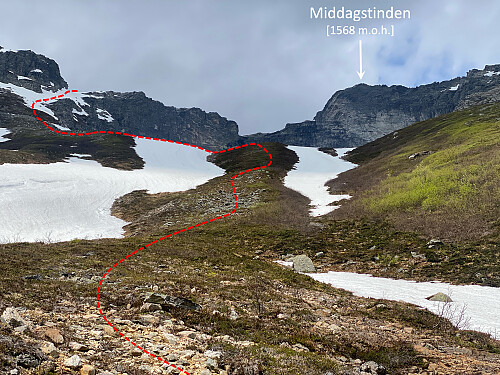 Bilde #3: Et nærmere blikk på traséen opp til Gullkoppen, og videre opp snøhylla på venstre side.