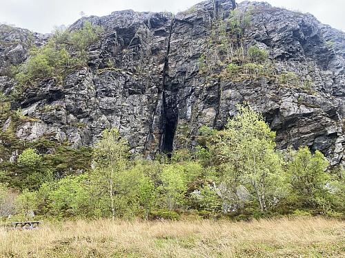 Bilde #13: Inngangen til Franskhellaren.