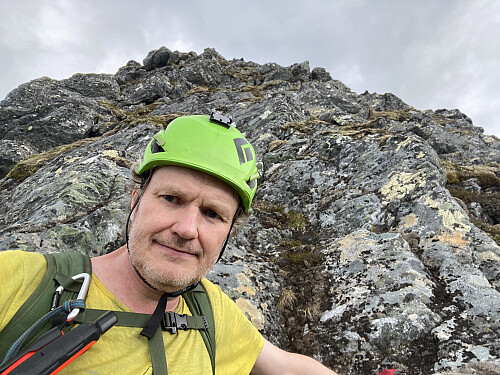 Bilde #17: Fjellryggen videre oppover på Litleskorka. Her er det klatring grad 3 med enkelte innslag av grad 4, og sikring anbefales så fremt man er to eller flere.