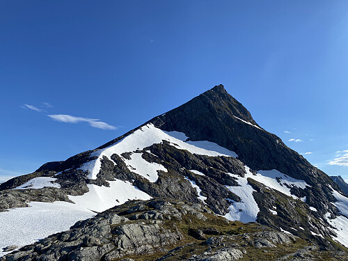Bilde #22: Rollsbotnskorka [1334 m.o.h.]. Jeg hadde med meg Snowline-brodder, og sparte litt tid ved å gå opp den snøryggen som sees litt til venstre for midten av bildet.