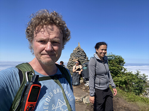 Bilde #8: Jeg og min datter på toppen av Rørsethornet [659 m.o.h.].