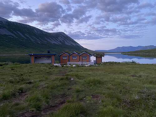 Bilde #48: Naust og gapahuk ved Jutevatnet [525 m.o.h.].