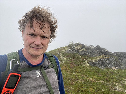 Bilde #11: På toppen av Hoemstinden [927 m.o.h.].