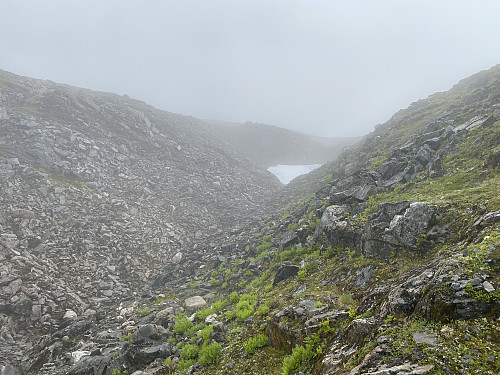 Bilde #16: Sylteråket, ei djup renne nede i skaret mellom Sandfjellet og Blåfjellet.