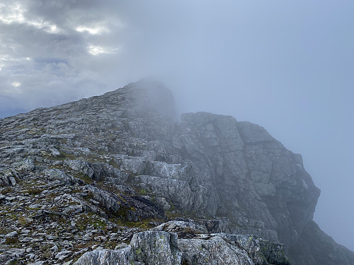 Bilde #29: Artige fjellformasjoner på Søre Sessknubben [1178 m.o.h.].