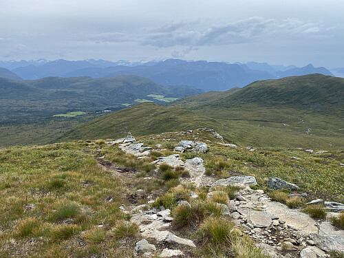 Bilde #17: Stien nedover fra Høgsvora [1163 m.o.h.] i retning Sollisætra.