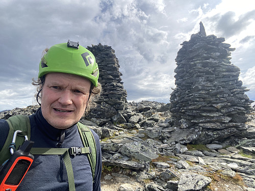 Bilde #5: Ved vardene på toppen.