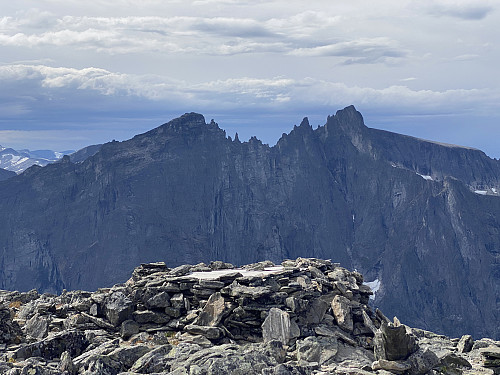 Bilde #7: Utsikt mot Trollveggen (også fra toppen av Romsdalshornet).