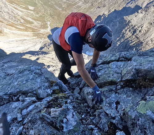 Bilde #3: Stian på vei oppover et sted på Nordryggen.