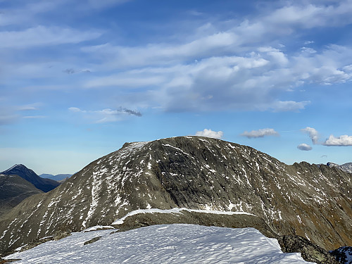 Bilde #10: Utsikt bort på Seljebottstinden [1536 m.o.h.], som vi besteg 4 uker før turen opp på Ormula.