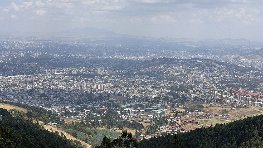 Image #3: View over Addis Ababa. The mountain in the background is Yarar [3102 m.a.m.s.l.].