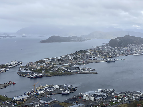 Bilde #6: Utsikt mot Ålesund by.