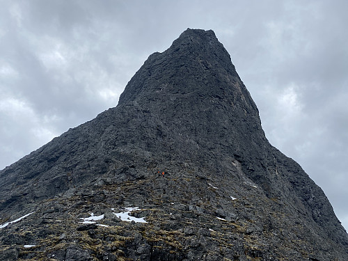 Bilde #6: Et par trad-klatrere hadde også funnet veien til Romsdalshornet denne dagen.
