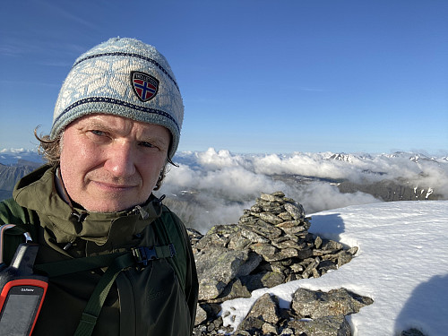 Bilde #26: På toppen av Månvasstinden [1467 m.o.h.].