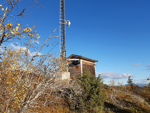 Radiotårnet på toppen.