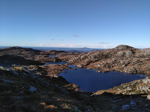 Utsikt mot Indre Mørkadalsvatnet.