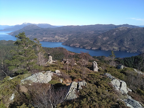 Mot Nedstrandfjella.