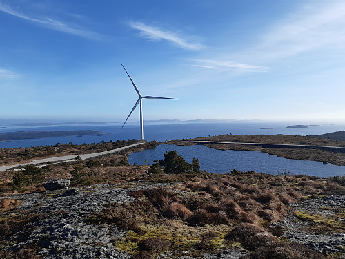 Boknafjorden i horisonten.