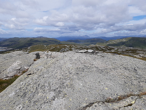 Toppen av Øst for Avelsvatnet, 967 moh.