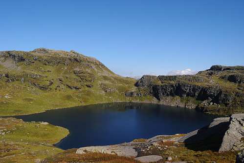 Møssegronuten og Nautavatnet.