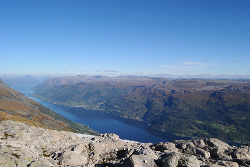 Utsyn ned mot Sørfjorden.