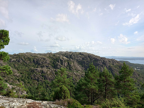 Utslettefjellet sett frå utsiktspunktet.