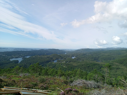 Utsikta nordover frå toppen.