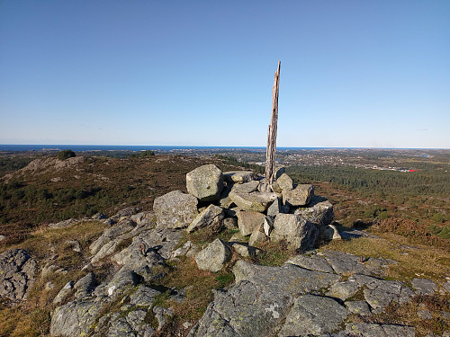Toppen av Vardafjellet, 164 moh.