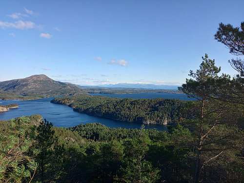 Godt utsikt mot Siggjo og Kvinnherad frå Såta.