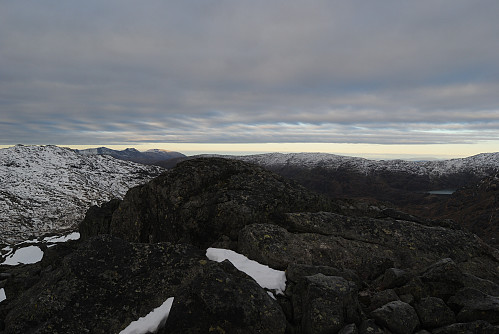 Toppen på den navnlause toppen nord for Alvansnuten, 1141 moh.