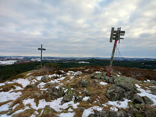 Toppen av Kjerringtuva, 84 moh.