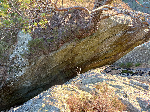 7-10 meter djupt skar ved Ravnefjell.