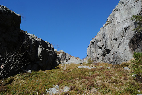 Ramnakrodalen i solskinn.