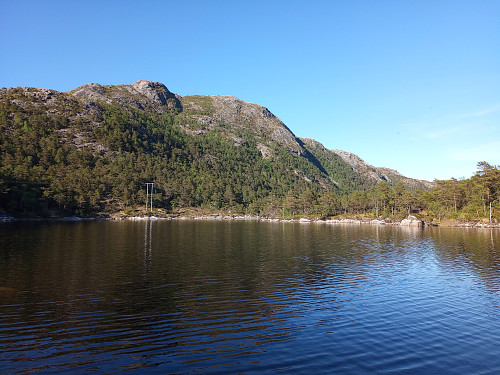 Trodlafjedle og longavatnet.