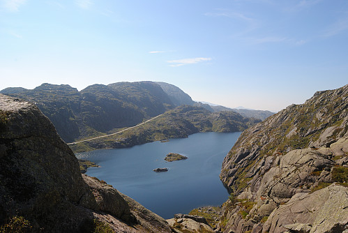 Utsyn over Halvfjerdingsvatnet.