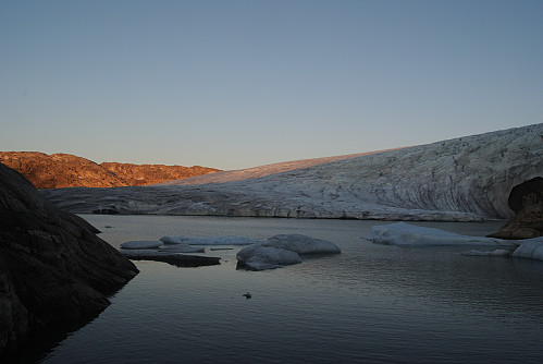 Blomsterskardbreen ein tidleg morgon.