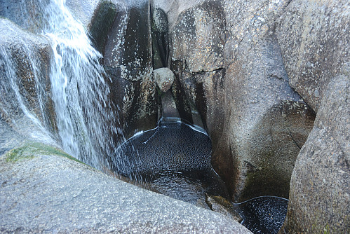 Jettegryte i Suldalselva.