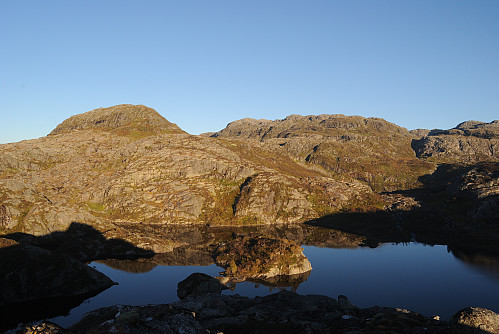 Litle Kurlen og Kurlenut bak Nedra Fjellvatnet.