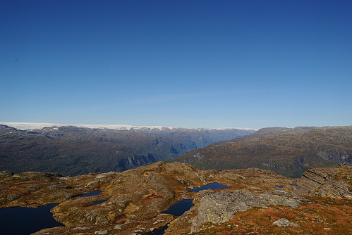 Utsyn mot Folgefonna og Oddadalen.