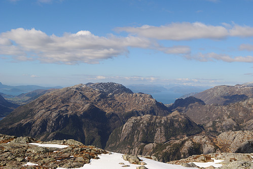 Utsyn mot Bergshovda og Tverrfjellet.