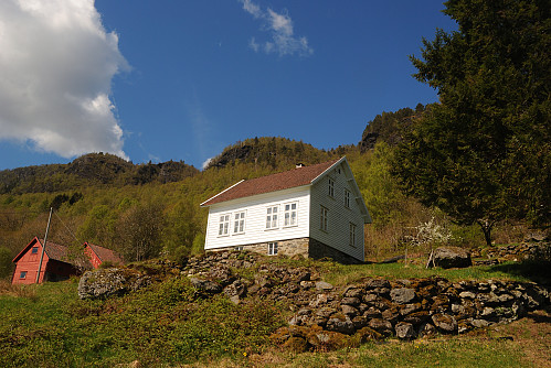 Dei austliggande husa i Nising.