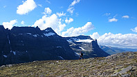 Mot Trolla og Skarfjellet