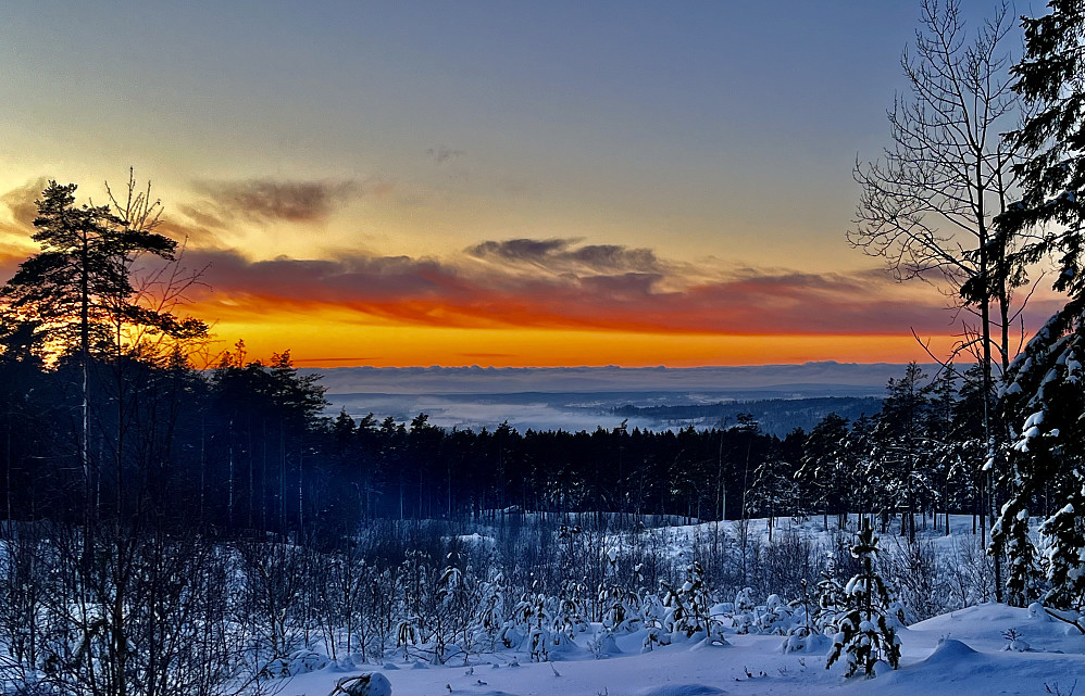 På vei bort til toppunktet på Stikkaåsen var jeg så heldig å få utsyn mot denne praktfulle himmelen.
