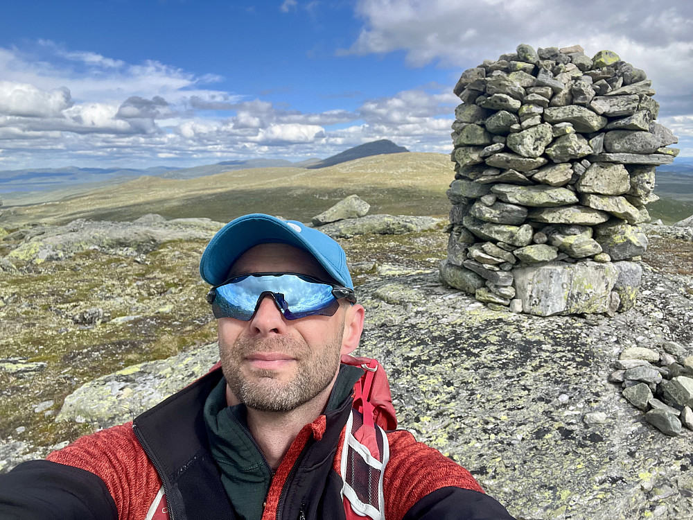 Ved toppvarden med Svarthamaren i bakgrunnen