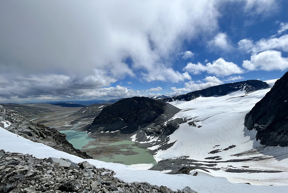Det er en stund siden Grjotbreahesten var en sann hest eller et nunatak, men fult ut en like flott topp. Austre Glittertindoksle bak og til høyre i bildet.