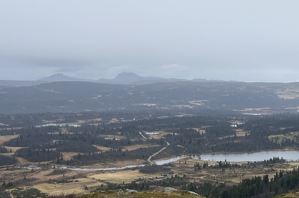 Det er litt ruskevær omkring Skarvemellen og Rundemellen ser det ut til. 