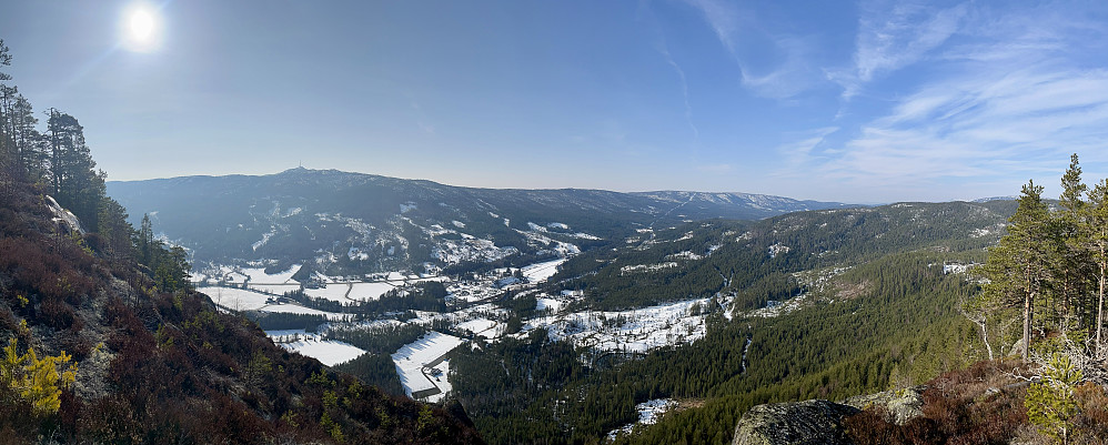 Panoramautsikt mot Jonsknuten og Jondalen