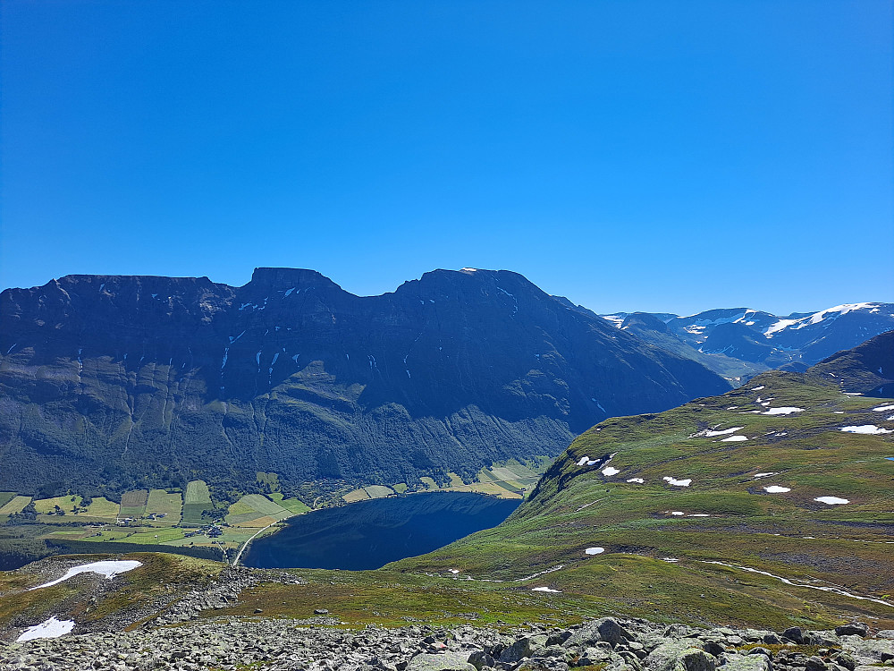 Frå Nonshornet mot Eidsvatnet og Skorene