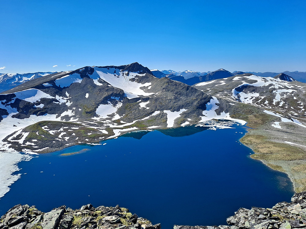 Tretindanibba, Vinshornet og Oaldsvatnet