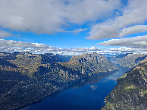 Frå Nokkenibba mot Sunnylvsfjorden 